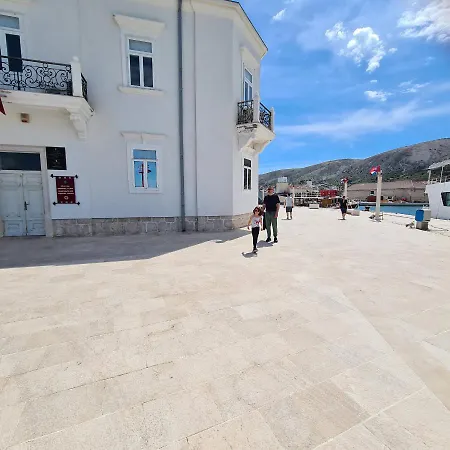 Mb * Pag Town